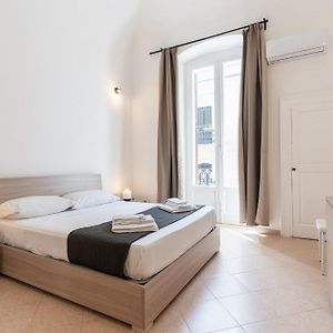 Dante 307 Suite Apartment